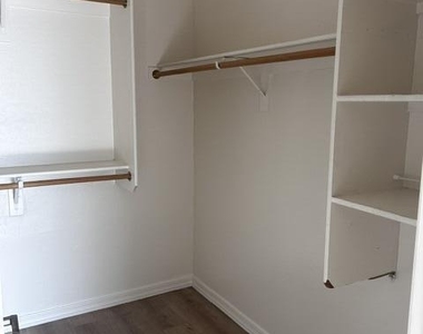 1731 E Elgin Street - Photo Thumbnail 19