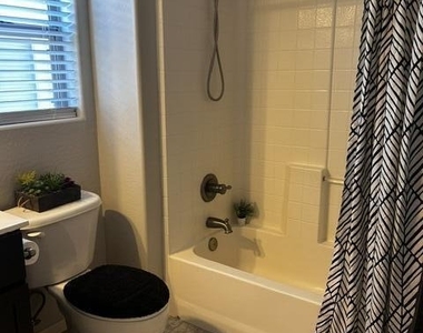 1731 E Elgin Street - Photo Thumbnail 26