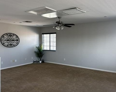 1731 E Elgin Street - Photo Thumbnail 31