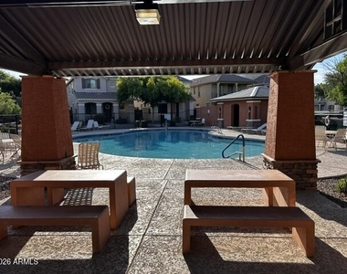 1731 E Elgin Street - Photo Thumbnail 40