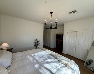 1839 W Owens Way - Photo Thumbnail 15