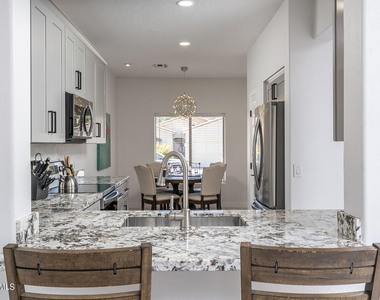 1036 E Susan Lane - Photo Thumbnail 2