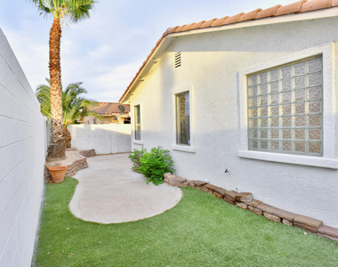 1036 E Susan Lane - Photo Thumbnail 14