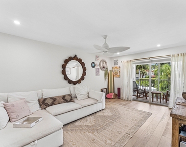 207 Tropic Isle Drive - Photo Thumbnail 5