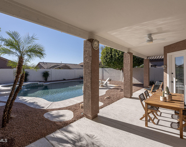 4707 E Robin Lane - Photo Thumbnail 14