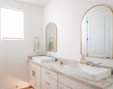 12091 N San Clemente Street - Photo Thumbnail 4