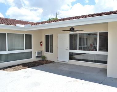 4209 Ne 21st Avenue - Photo Thumbnail 1