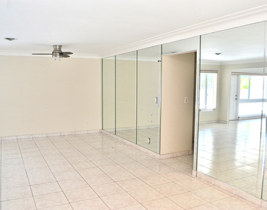 4209 Ne 21st Avenue - Photo Thumbnail 8