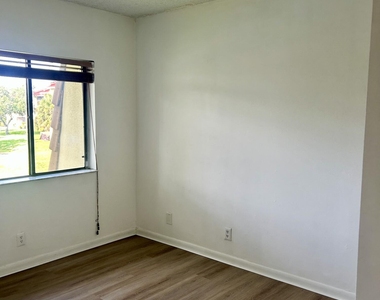 11606 Royal Palm Boulevard - Photo Thumbnail 11
