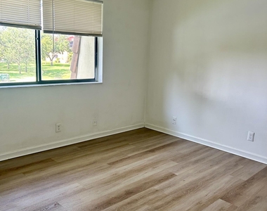 11606 Royal Palm Boulevard - Photo Thumbnail 21