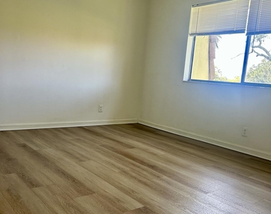 11606 Royal Palm Boulevard - Photo Thumbnail 18