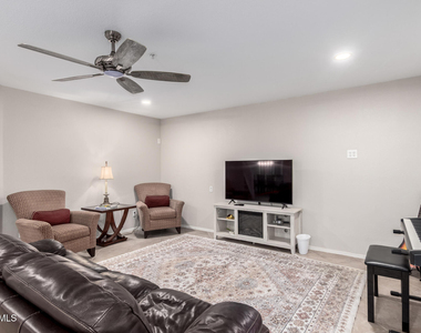 9696 E Sheena Drive - Photo Thumbnail 8
