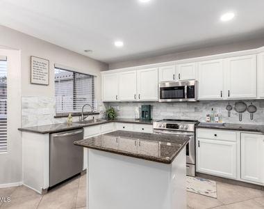 9696 E Sheena Drive - Photo Thumbnail 13
