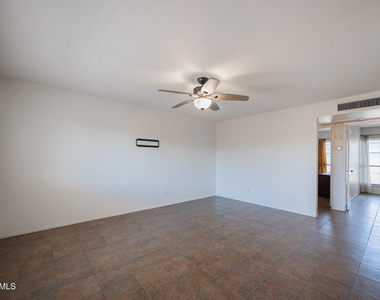 6008 W Augusta Avenue - Photo Thumbnail 6