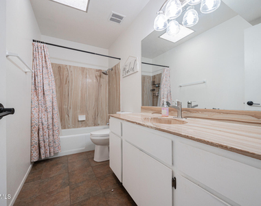 6008 W Augusta Avenue - Photo Thumbnail 12