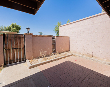 6008 W Augusta Avenue - Photo Thumbnail 5