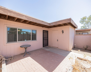 6008 W Augusta Avenue - Photo Thumbnail 4