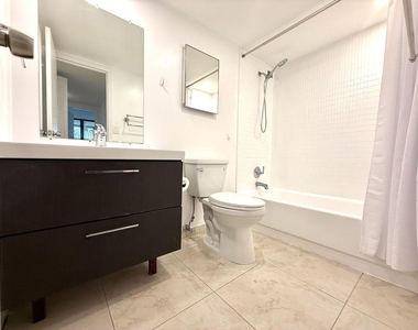 1000 Parkview Drive - Photo Thumbnail 14