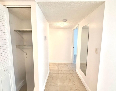 1000 Parkview Drive - Photo Thumbnail 13