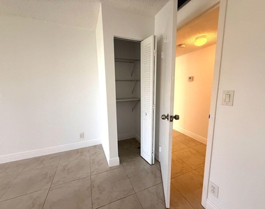 1000 Parkview Drive - Photo Thumbnail 15