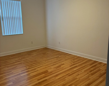 6989 Pines Circle - Photo Thumbnail 8