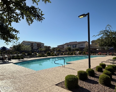 1255 N Arizona Avenue - Photo Thumbnail 25