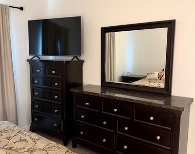 3018 Alcazar Place - Photo Thumbnail 15