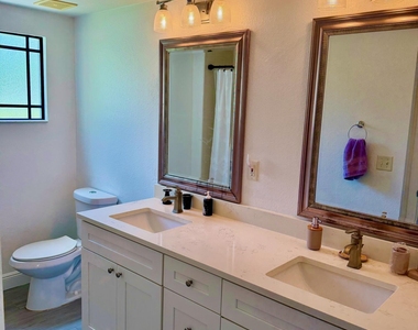 3018 Alcazar Place - Photo Thumbnail 10