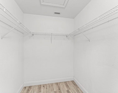 5477 Queenship Court - Photo Thumbnail 24