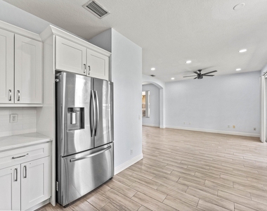 5477 Queenship Court - Photo Thumbnail 7