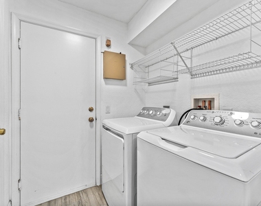 5477 Queenship Court - Photo Thumbnail 25