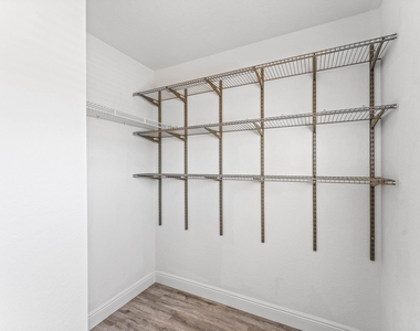 5477 Queenship Court - Photo Thumbnail 20