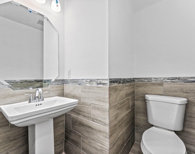 5477 Queenship Court - Photo Thumbnail 17