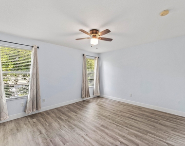 5477 Queenship Court - Photo Thumbnail 22