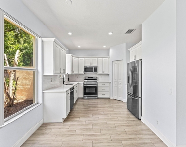 5477 Queenship Court - Photo Thumbnail 8