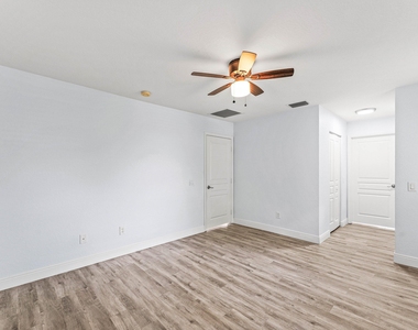 5477 Queenship Court - Photo Thumbnail 23