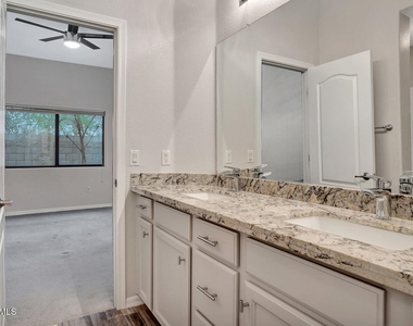 4533 N 22nd Street - Photo Thumbnail 20