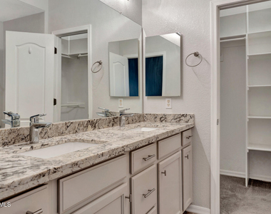 4533 N 22nd Street - Photo Thumbnail 24