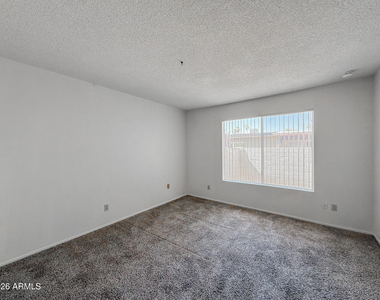 812 W Duke Drive - Photo Thumbnail 10