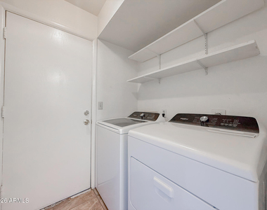812 W Duke Drive - Photo Thumbnail 9