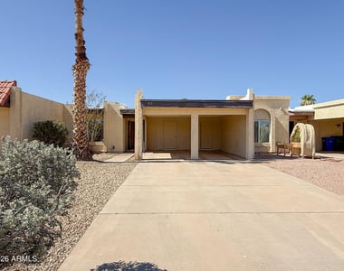 812 W Duke Drive - Photo Thumbnail 2