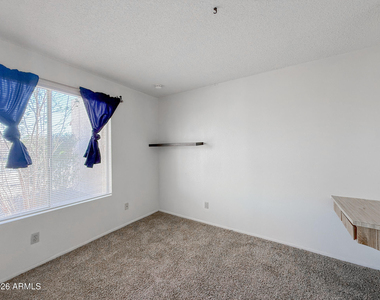 812 W Duke Drive - Photo Thumbnail 13