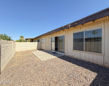 812 W Duke Drive - Photo Thumbnail 16