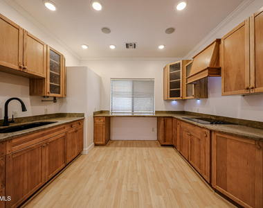 6228 E Pershing Avenue - Photo Thumbnail 11