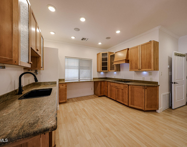 6228 E Pershing Avenue - Photo Thumbnail 12