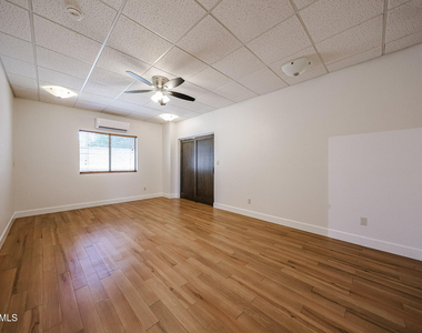 6228 E Pershing Avenue - Photo Thumbnail 6