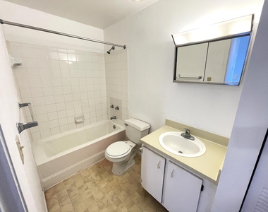 1068 N Benoist Farms Road - Photo Thumbnail 8
