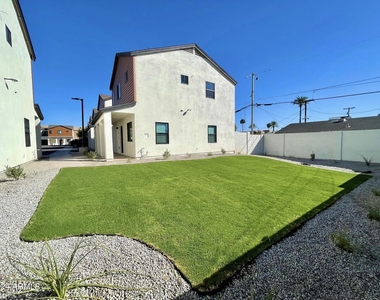 815 E Roma Avenue - Photo Thumbnail 26