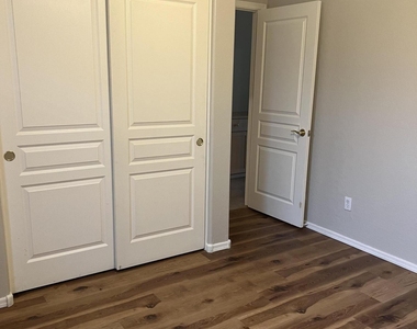 18167 N Arbor Drive - Photo Thumbnail 10