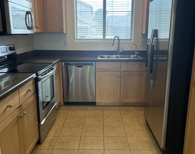 18167 N Arbor Drive - Photo Thumbnail 3